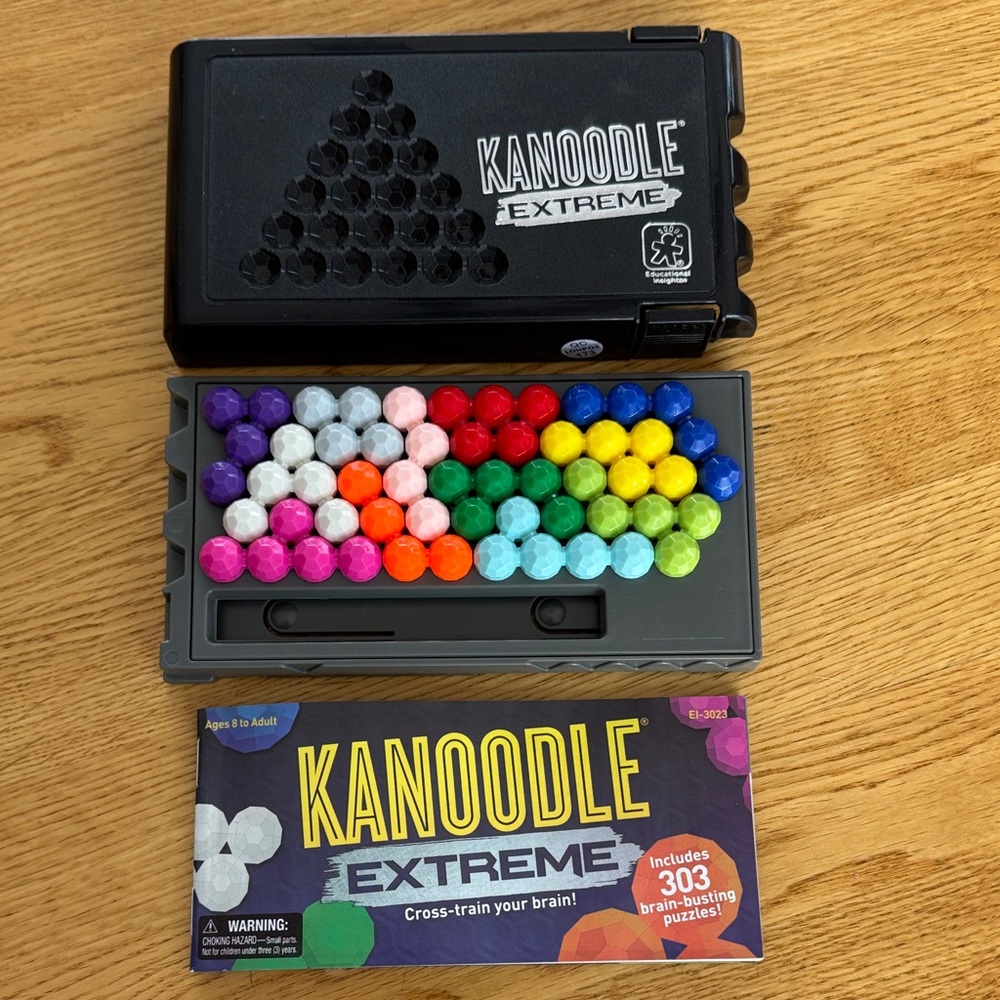 Educational Insights KANOODLE Extreme Portable Puzzle Game  Brain Teaser